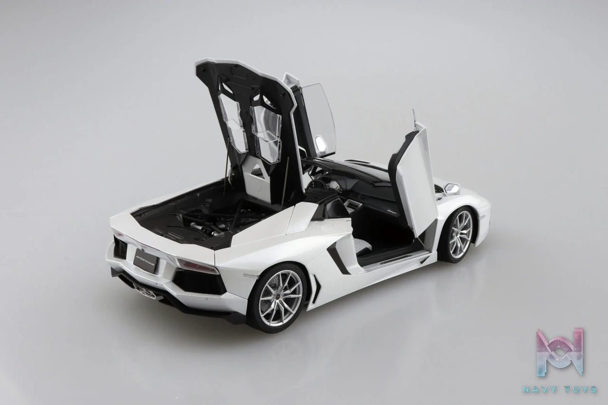 AOSHIMA – 1/24 Scale Car Model #23 (Licensed)