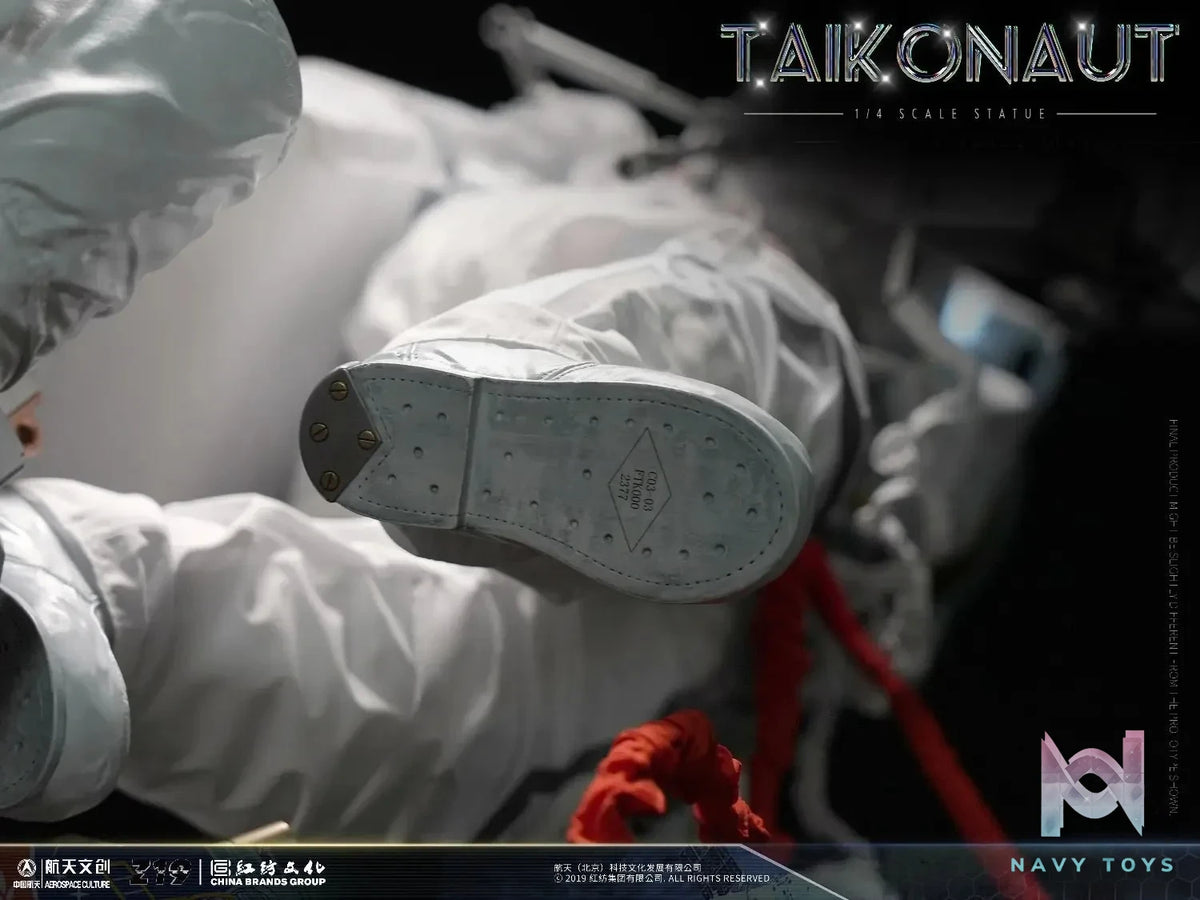 TAIKONAUT Studio - Astronaut 1/4 Statue (Licensed) resin statue Navy Toys anime figure