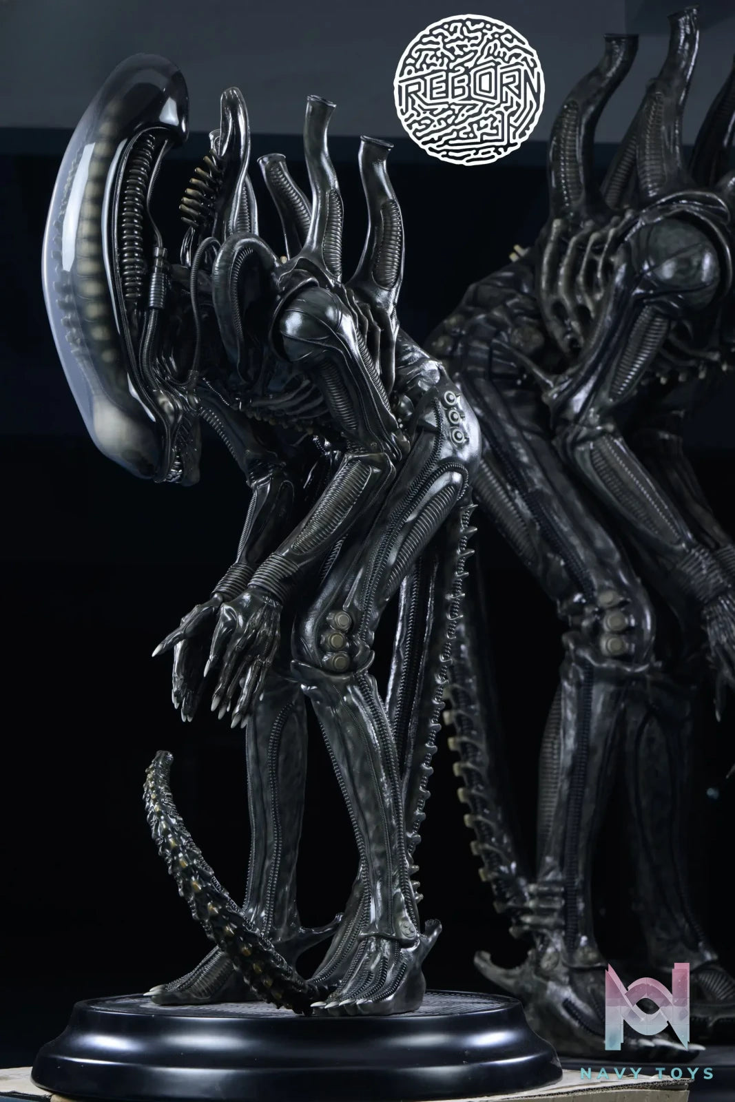 Reborn Studio – Alien Bowing Alien