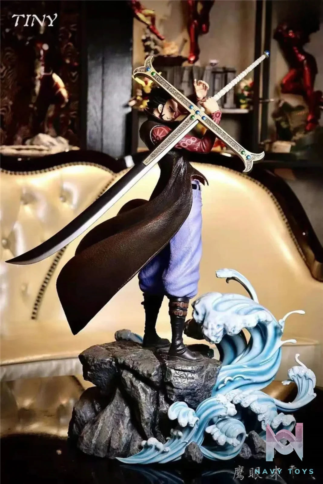 Tiny Studio – One Piece Shichibukai Dracule Mihawk