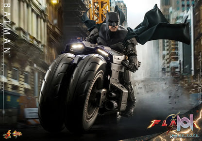 Hottoys – The Flash – Batman and Batcycle – 1/6th Scale MMS703 MMS704 MMS705 (Licensed)