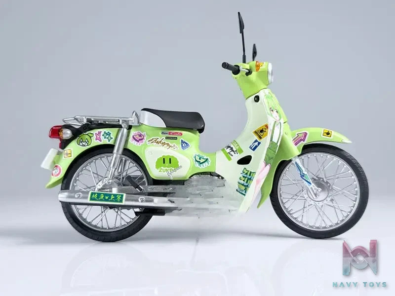 PLUM – 1/12 NEXT Tohoku Zunko: Zundamon Project Honda Super Cub (Zundamon Edition) Plastic Model (Licensed)