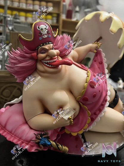 BT Studio – One Piece Big Mom Charlotte Linlin