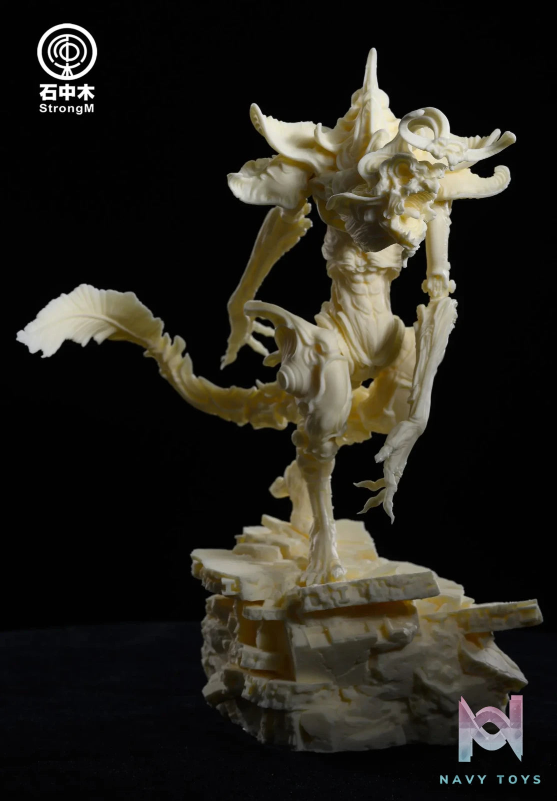 StrongM Studio – StrongM BU GARAGE KIT ver Statue White Model (Licensed)