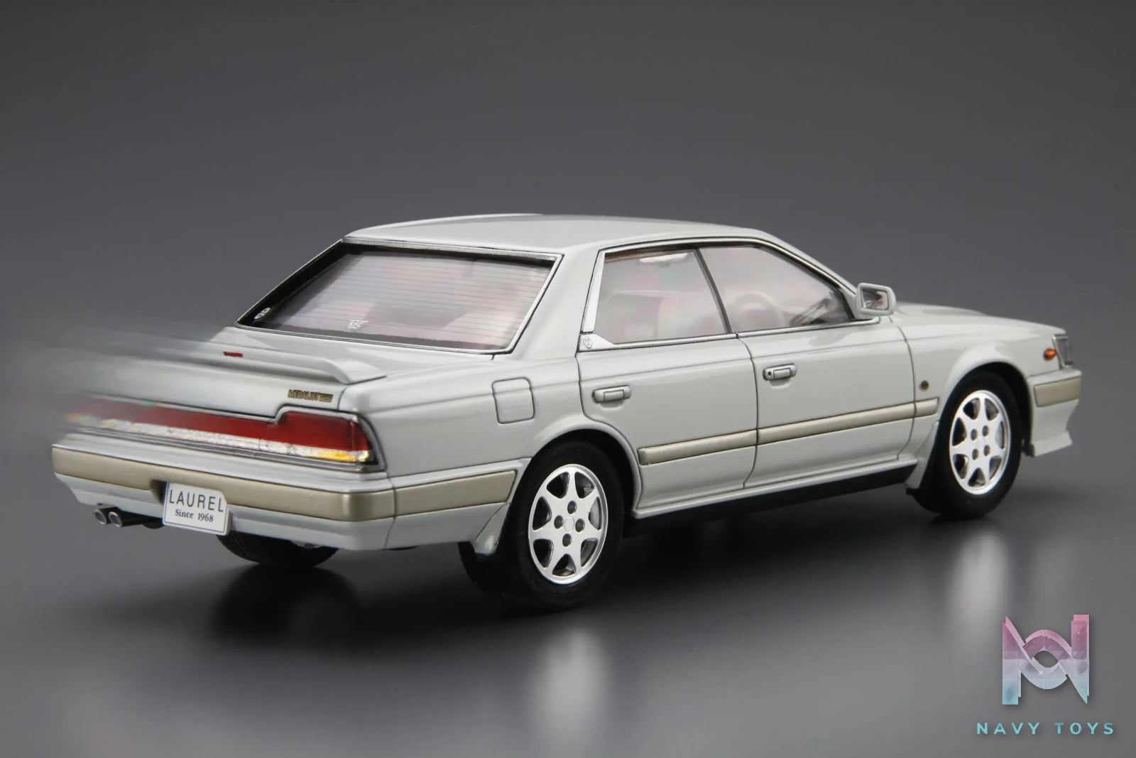 AOSHIMA – 1/24 Scale Car Model #20 (Licensed)