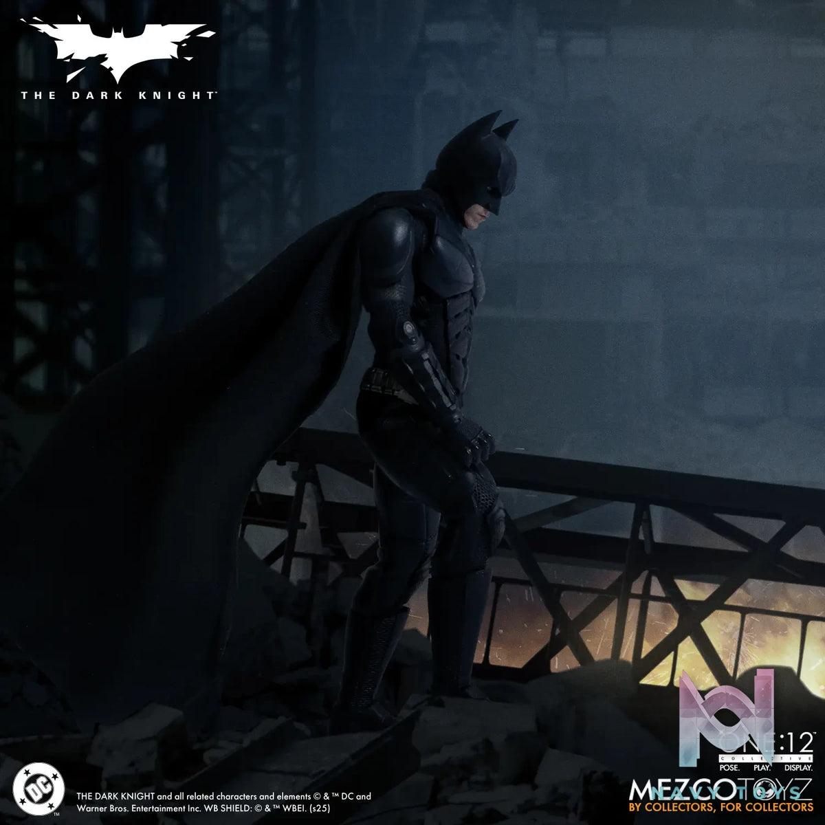 Mezco Studio – 1/12 Batman The Dark Knight (2008 Movie Version) Batman (Licensed)