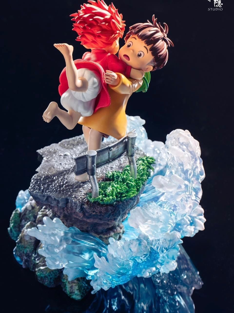 Ponyo & Sosuke - Ponyo On The Cliff By The Sea - ShenYin Studio resin statue shenyin studio anime figure