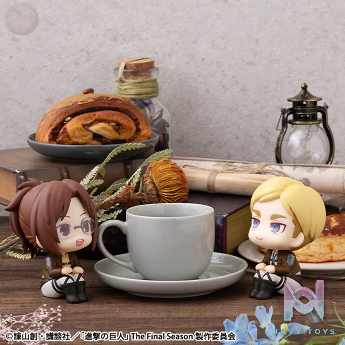 MegaHouse – LookUp Attack on Titan Hange Zoe X Erwin Smith Complete Figure (Licensed)