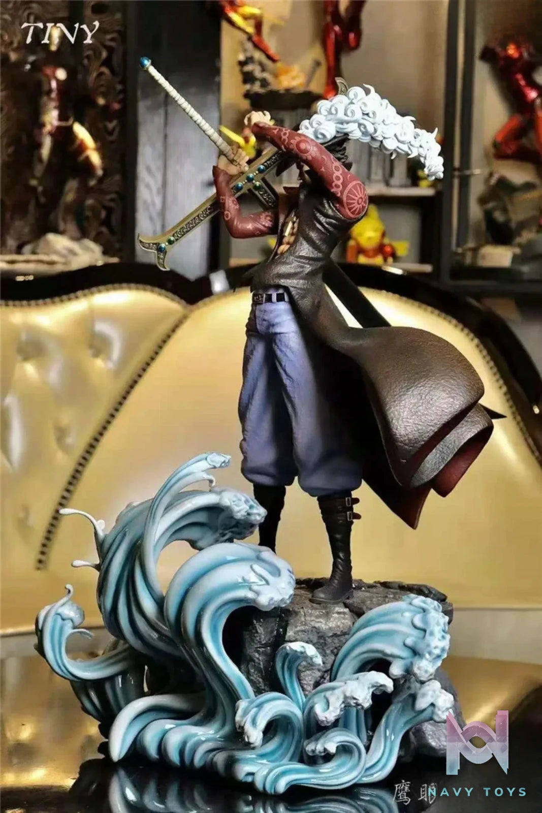 Tiny Studio – One Piece Shichibukai Dracule Mihawk