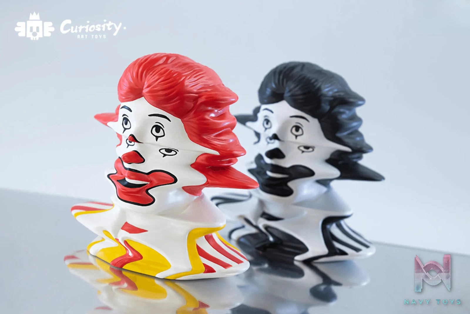 CuriosityArt Studio – Liquid World-The Disappearing Clown (Licensed)