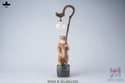 JXK – Lily of the Valley Reflecting a Cat JXK342 (Licensed)
