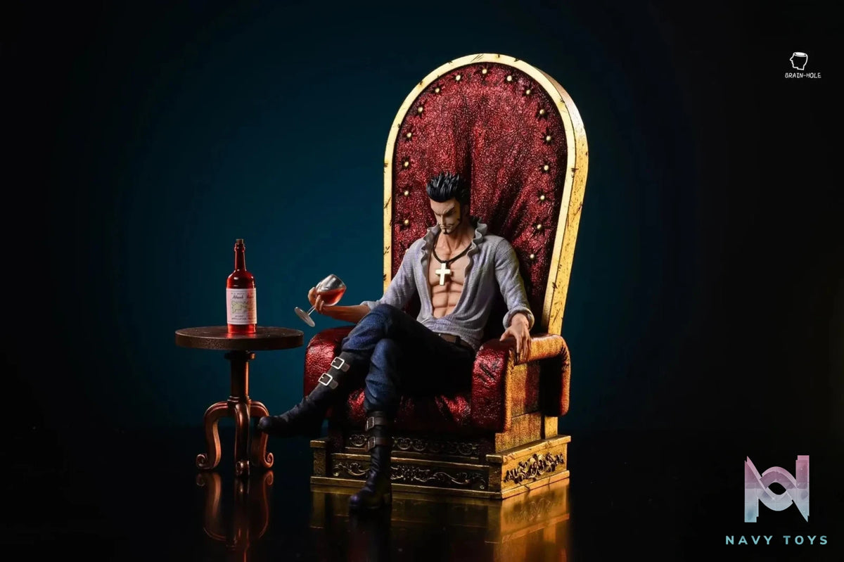 Brain-Hole Studio – One Piece Seated Dracule Mihawk
