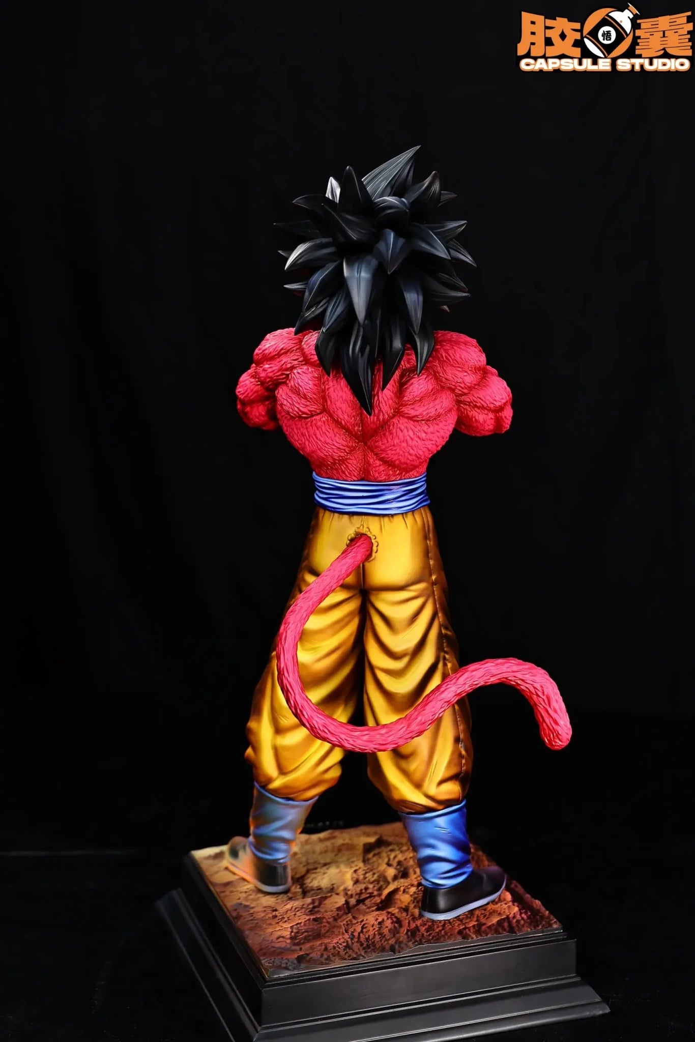 Capsule Studio - Dragon Ball Super Saiyan 4 Goku Clasps His Fists resin statue Navy Toys anime figure