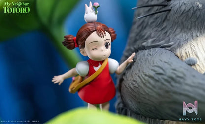 Wu Yu Studio - My Neighbor Totoro Memories Series 01 Totoro by the Lotus Pond resin statue Navy Toys anime figure