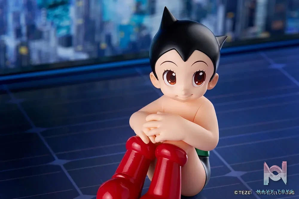QuesQ – Astro Boy Figure (Licensed)