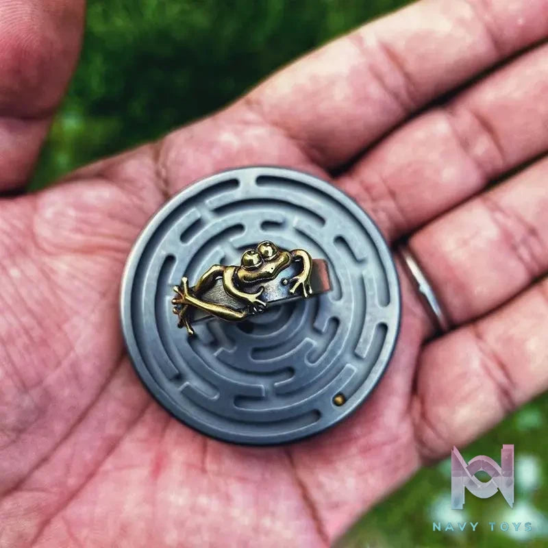Raven Studio (silver jewelry) – Original Exclusive “Kiss Me” Frog Prince Ring Original