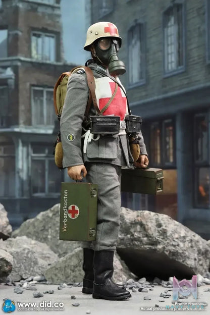 DID Studio – 1/6 Scale WWII German Medic Officer Candidate Gregor D80183 (Licensed)