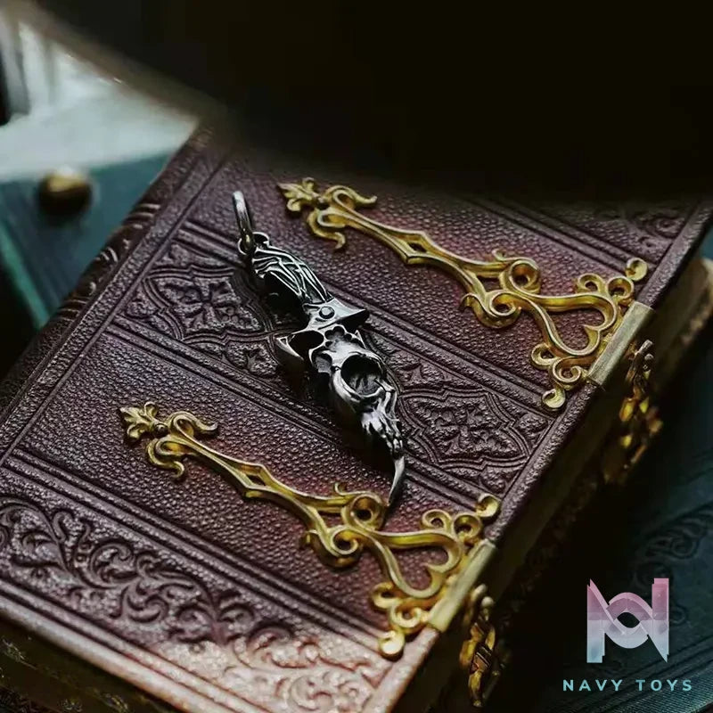 Raven Studio (silver jewelry) – Original Exclusive “General’s Triumph” Skull Knife Pendant Original