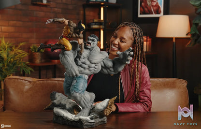 Sideshow Collectibles – Marvel collectible Grey Hulk vs Wolverine 2002162 (Licensed)