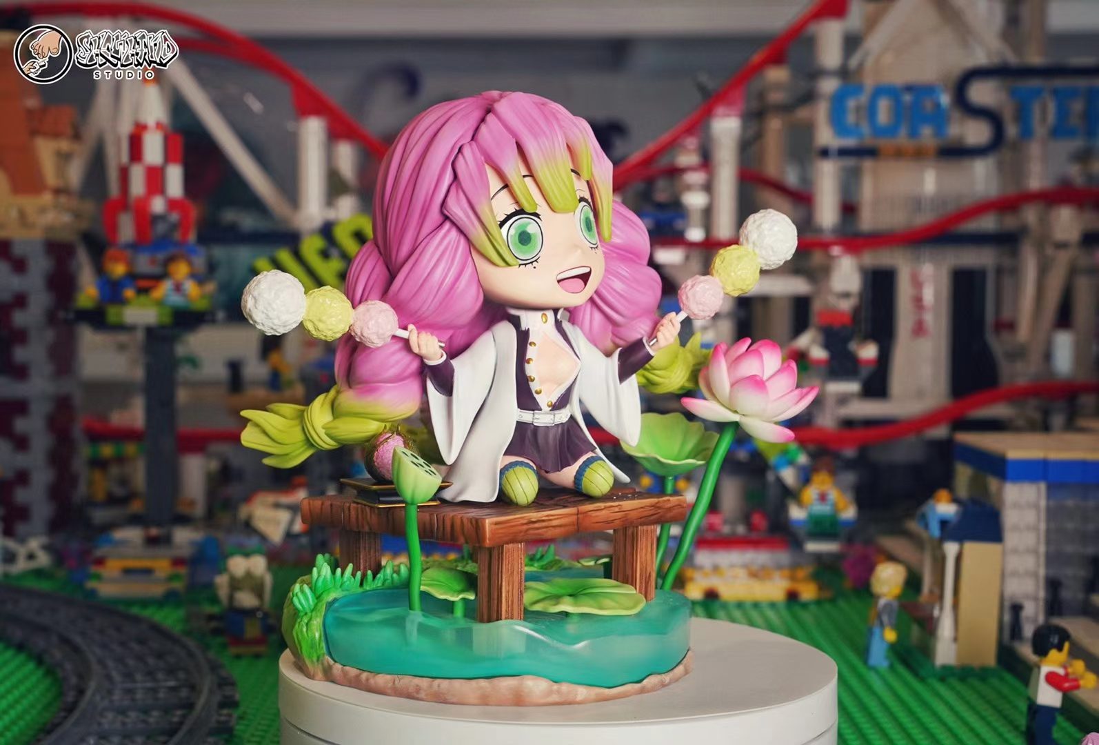 Kanroji Mitsuri - Showhand Studio resin statue showhand studio anime figure