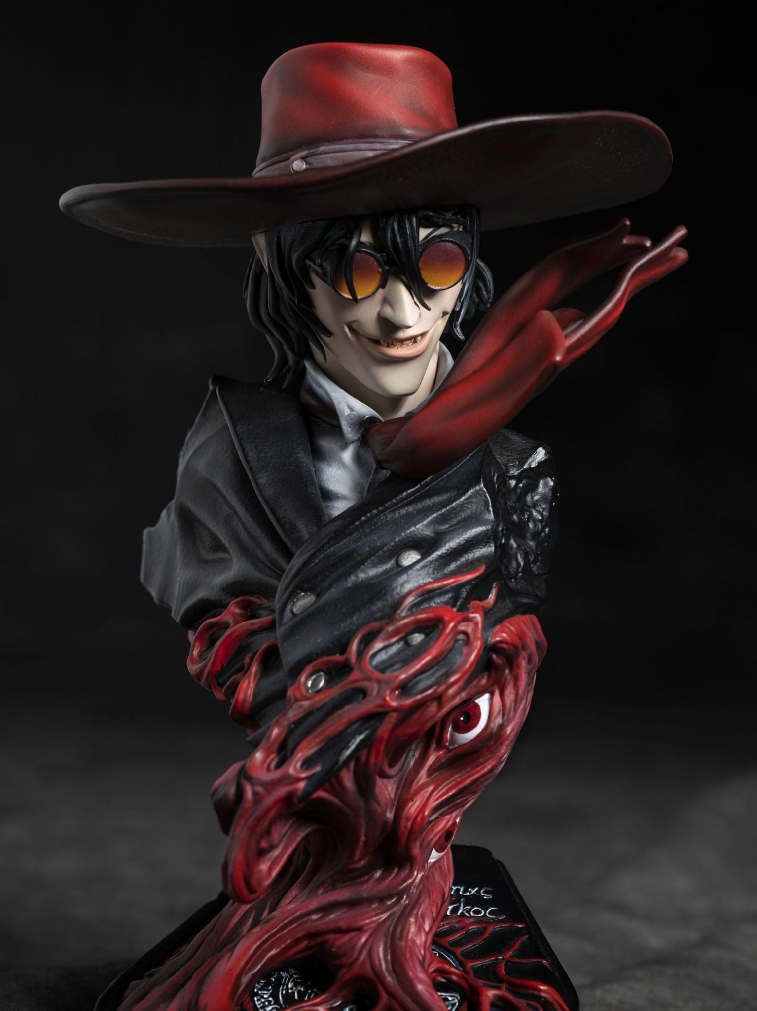 Alucard - Hellsing - Figurama Collectors resin statue figurama studio anime figure
