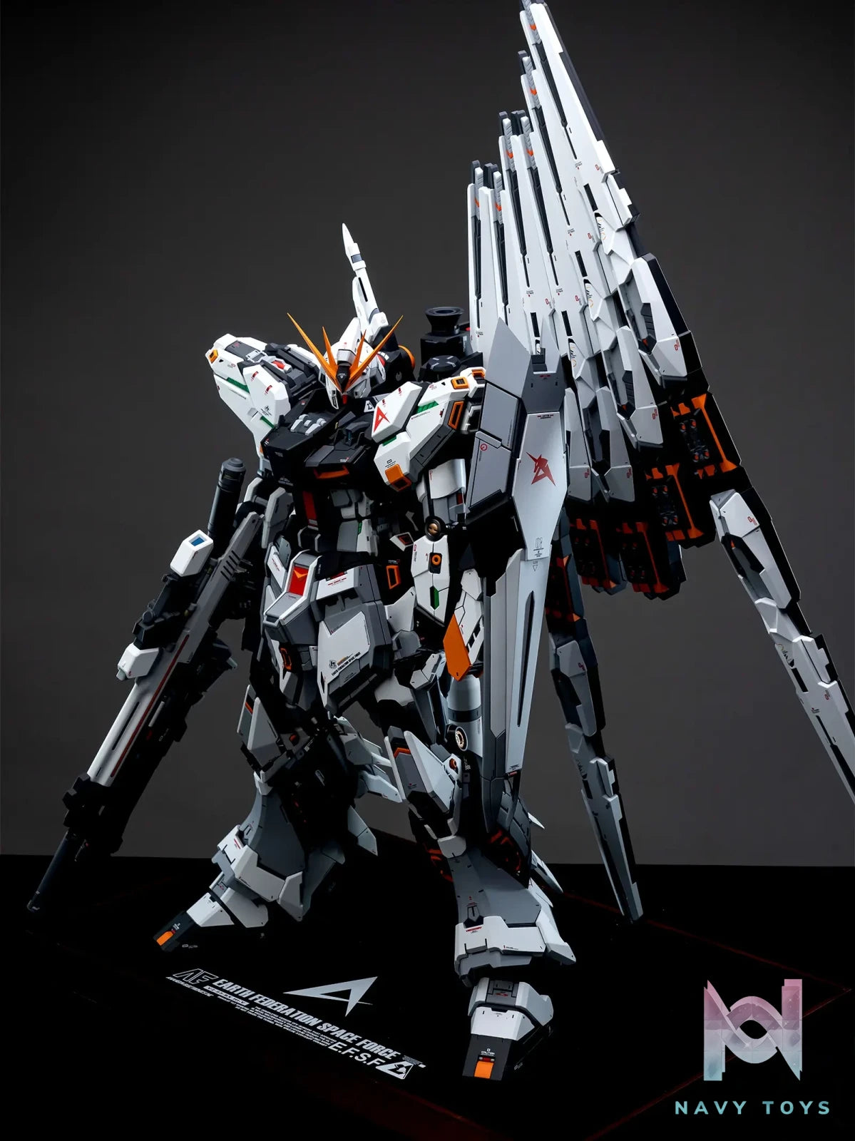 XXTOYS Studio – Gundam Series 1/60 93-RX NU Gundam