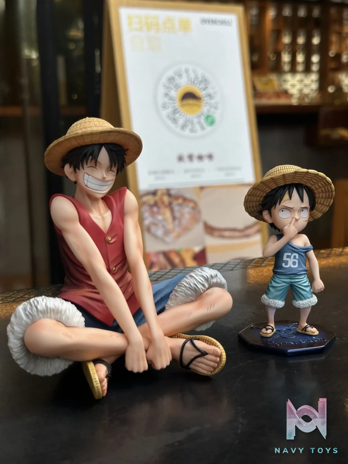 W Studio – Sitting Laugh Monkey D. Luffy One Piece