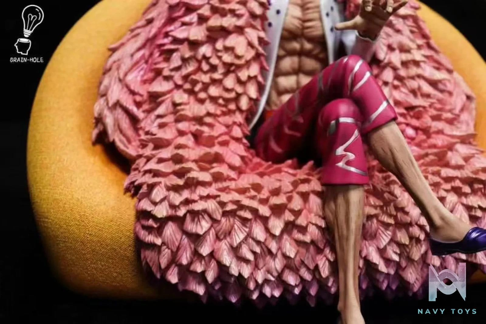 Brain-Hole Studio – One Piece Seated Donquixote Doflamingo