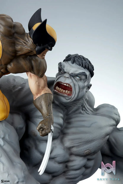 Sideshow Collectibles – Marvel collectible Grey Hulk vs Wolverine 2002162 (Licensed)