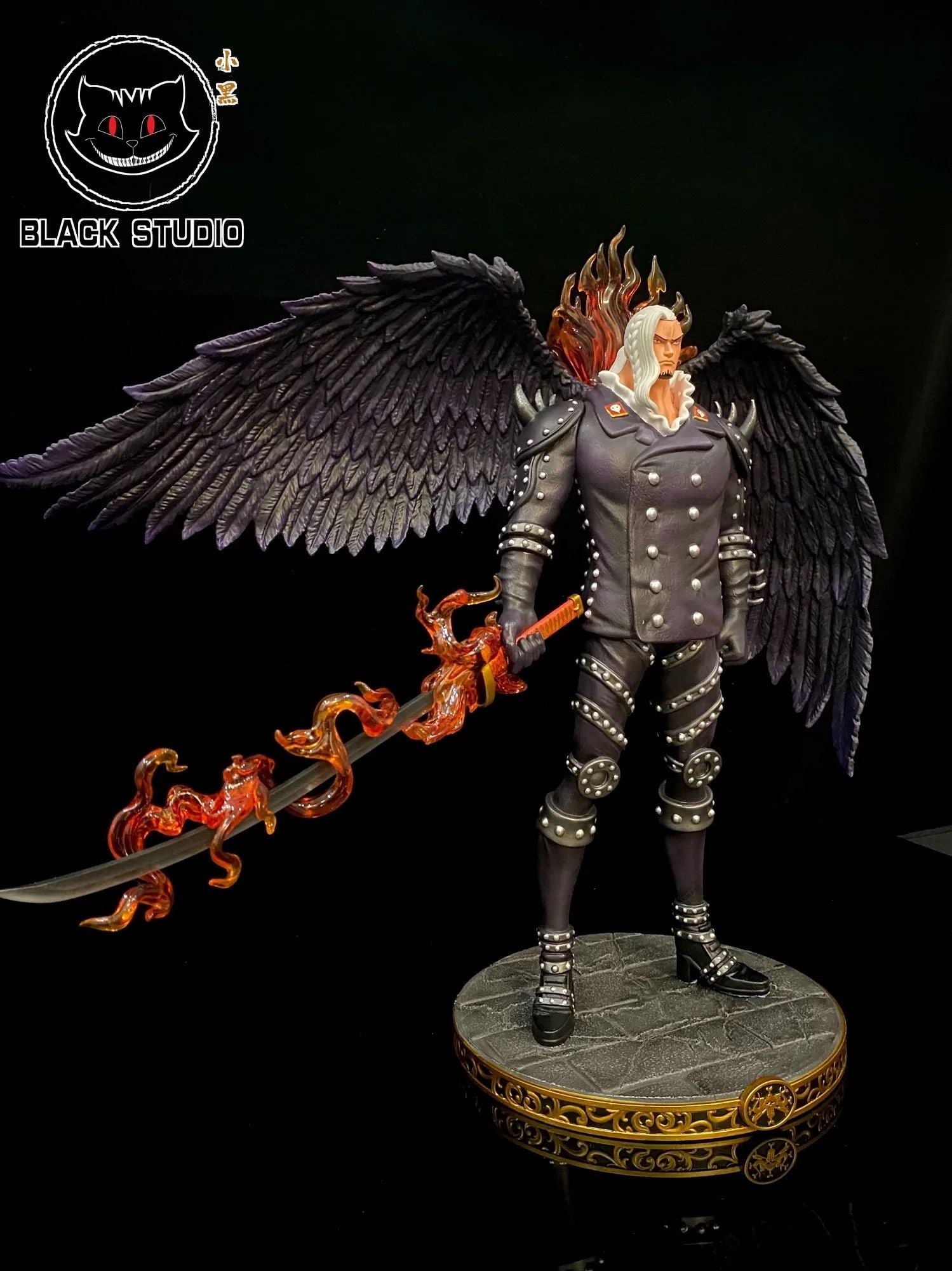 King resin statue black Studio anime figure