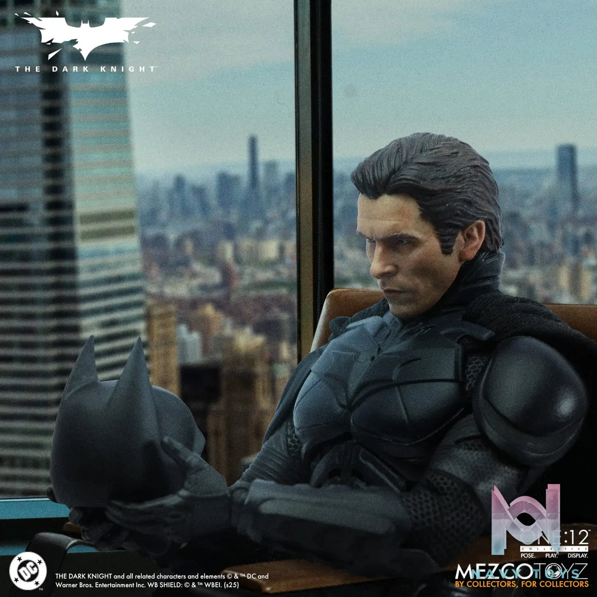 Mezco Studio – 1/12 Batman The Dark Knight (2008 Movie Version) Batman (Licensed)
