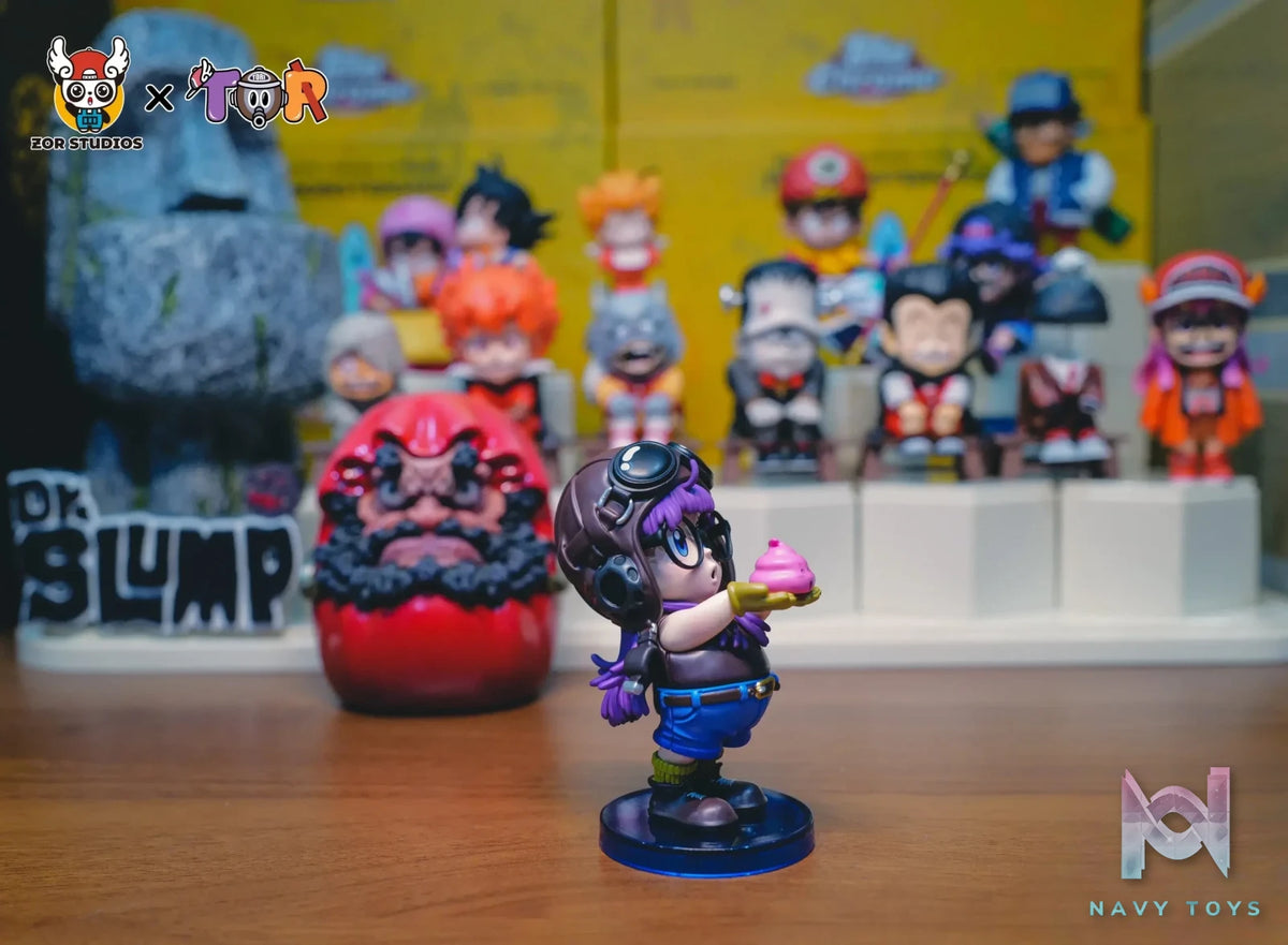 ZOR Studio – Arale Series 002 Holding Poop Dr. Slump