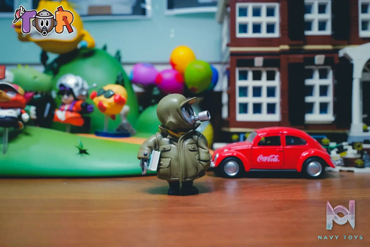 ZOR Studio X TOR Studio – WCF Akira Toriyama Series #11 Akira Toriyama with a Book Dragon Ball