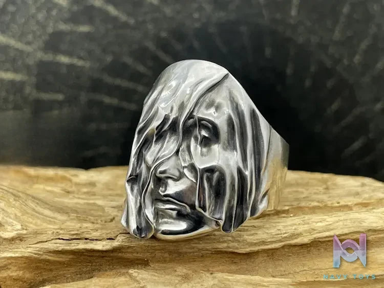 Shou Jiang Studio – Original Design Guardian Heart Ring Original