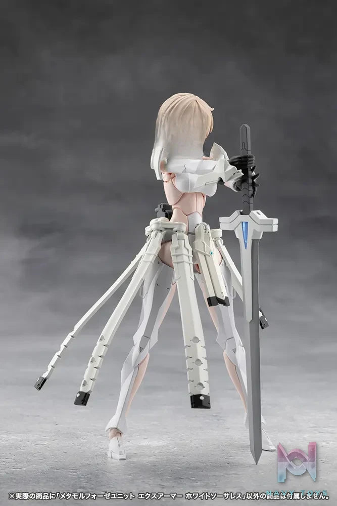 Kotobukiya – MEGALOMARIA UNLIMITED UNIVERSE METAMORPHOSE UNIT EXARMOR WHITE SORCERESS Plastic Model (Licensed)