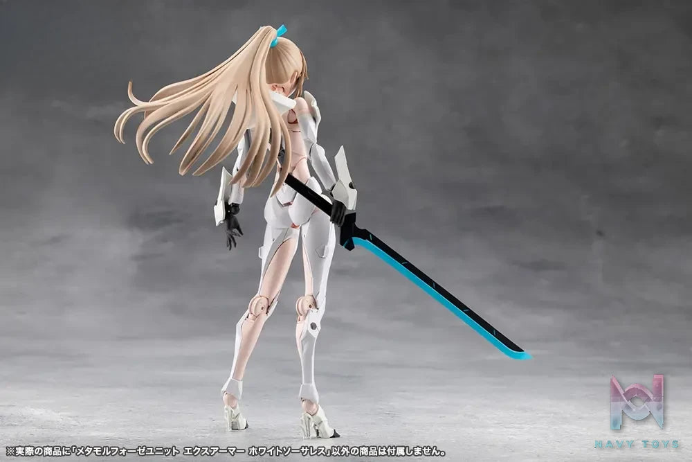 Kotobukiya – MEGALOMARIA UNLIMITED UNIVERSE METAMORPHOSE UNIT EXARMOR WHITE SORCERESS Plastic Model (Licensed)