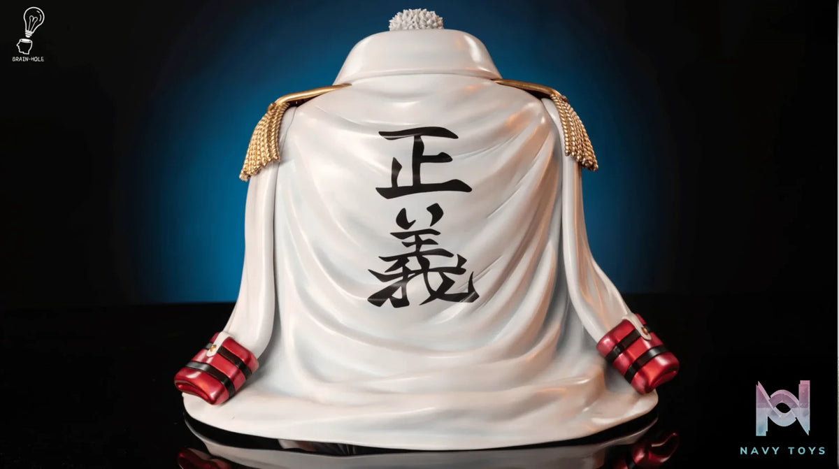 Brain-Hole Studio – One Piece Seated Monkey D Garp