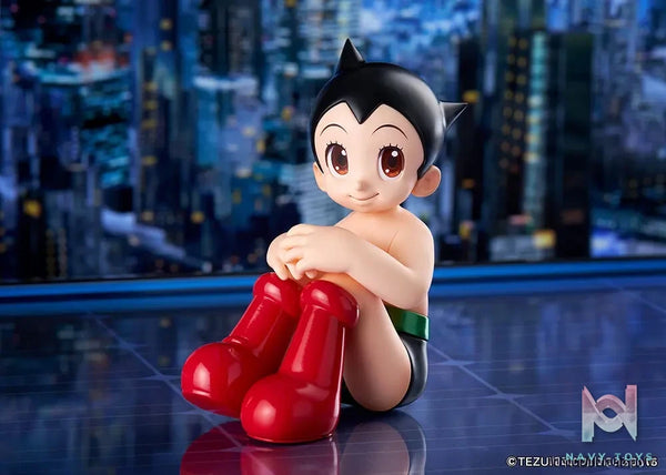 QuesQ – Astro Boy Figure (Licensed)