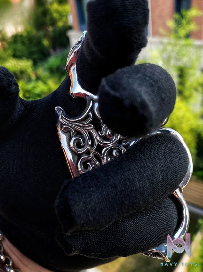 Raven Studio (silver jewelry) – Warrior EDC Knuckle Duster Pendant Original