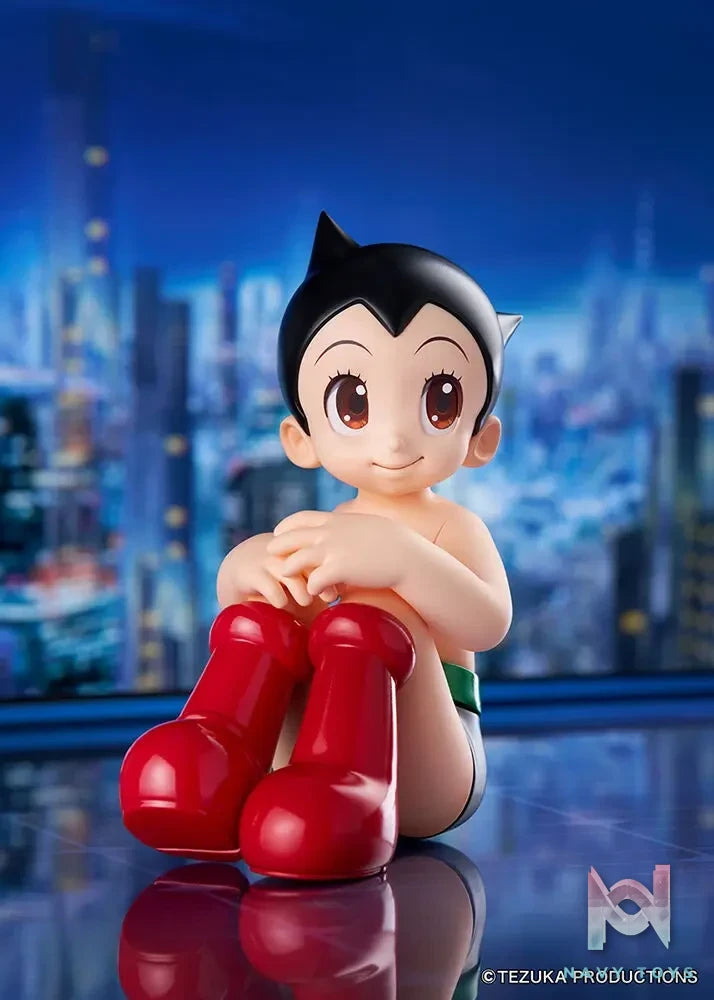 QuesQ – Astro Boy Figure (Licensed)