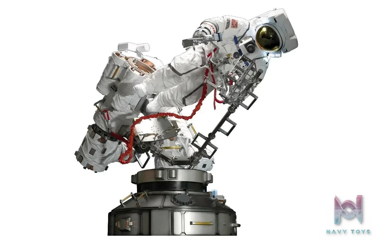 TAIKONAUT Studio - Astronaut 1/4 Statue (Licensed) resin statue Navy Toys anime figure