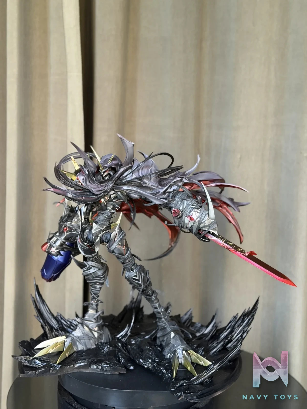 Cross Studio – Omnimon Zwart Digimon