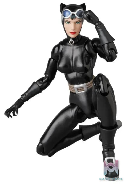 MEDICOM TOY – Mafex Batman Hush Comic Version Catwoman Action Figure (Licensed)