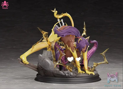 Tentacle Studio – Lightning Cat Yoruichi vs. Tentacles Bleach
