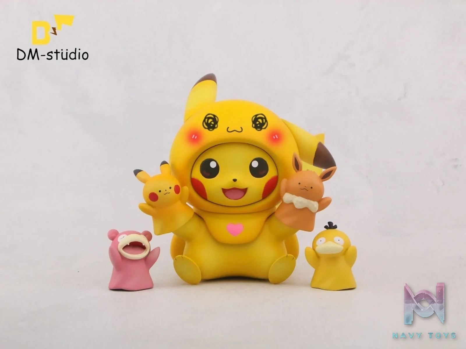 DM Studios – Hand Puppets Playing