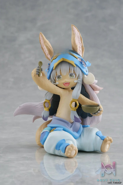 Taito – Made in Abyss: The Golden Land of the Blazing Sun Desktop Cute Figure Nanachi Mealtime ver. (Licensed)
