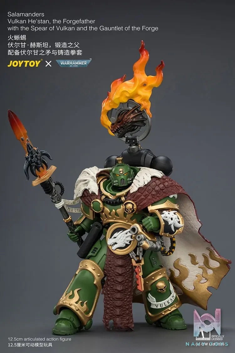 JOYTOY – Salamanders Vulkan He’stan,the Forgefather with the Spear of Vulkan and the Gauntlet of the Forge JT04438 (Licensed)