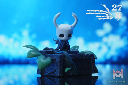 27abyss Studio – Hollow Knight Snoozing knight Sitting Quirrel