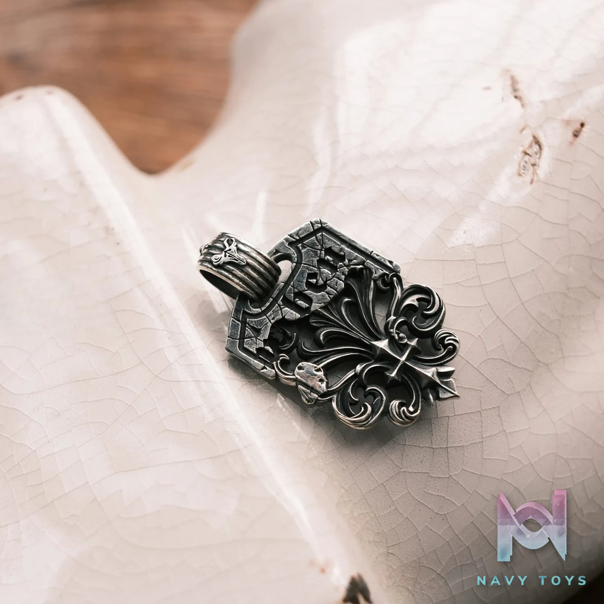 Raven Studio (silver jewelry) – Original Exclusive Medieval Gothic “Glory” Cross Pendant Original