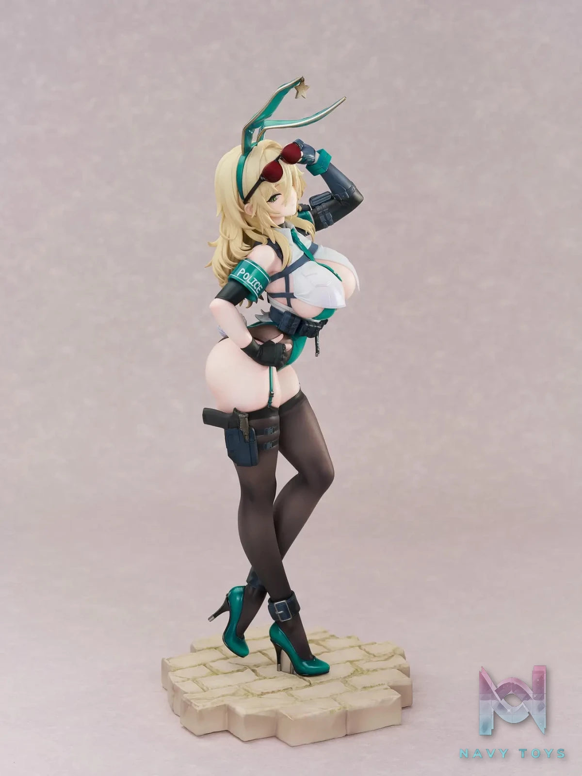 Luminous Box – CheLA77 Original Illustration Bunny Cops 01 1/6 Figure (Licensed)